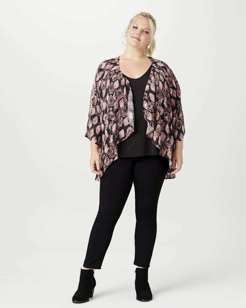 Plus size model with apple body shape wearing Hallie Kimono by Downing Studio | Dia&Co | dia_product_style_image_id:145505
